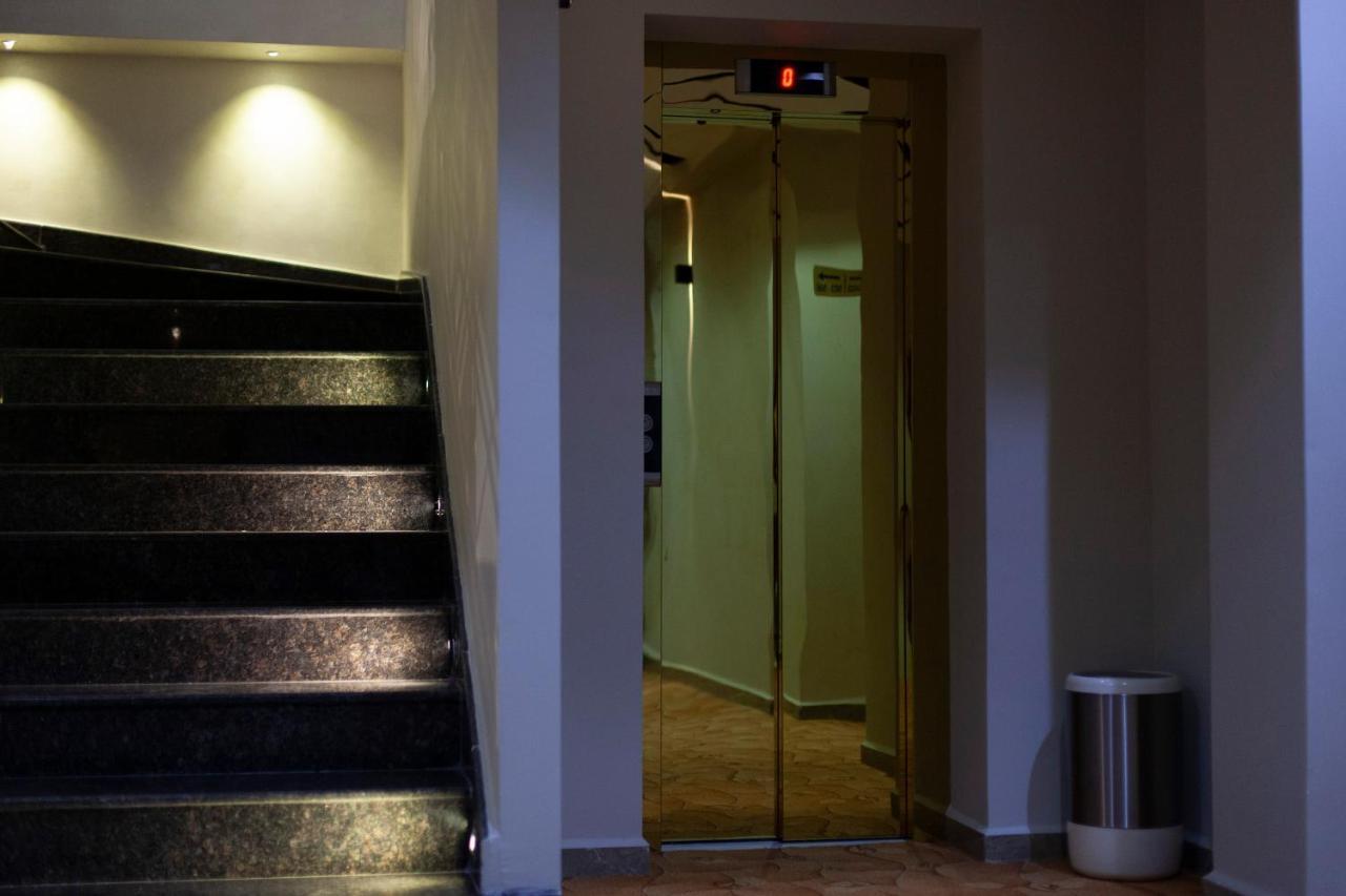 Bn Hotel Blida Esterno foto
